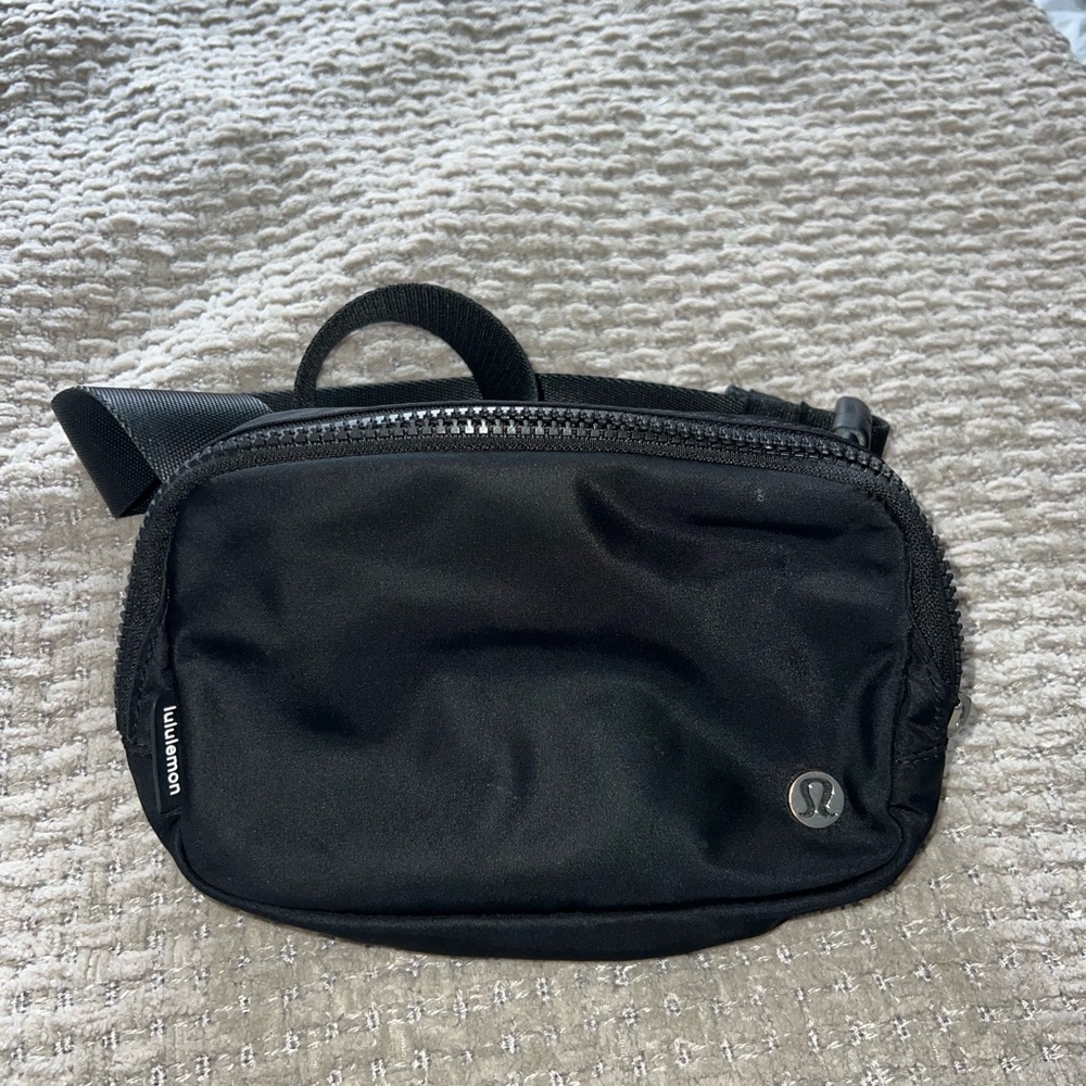 Black Lululemon Belt Bag